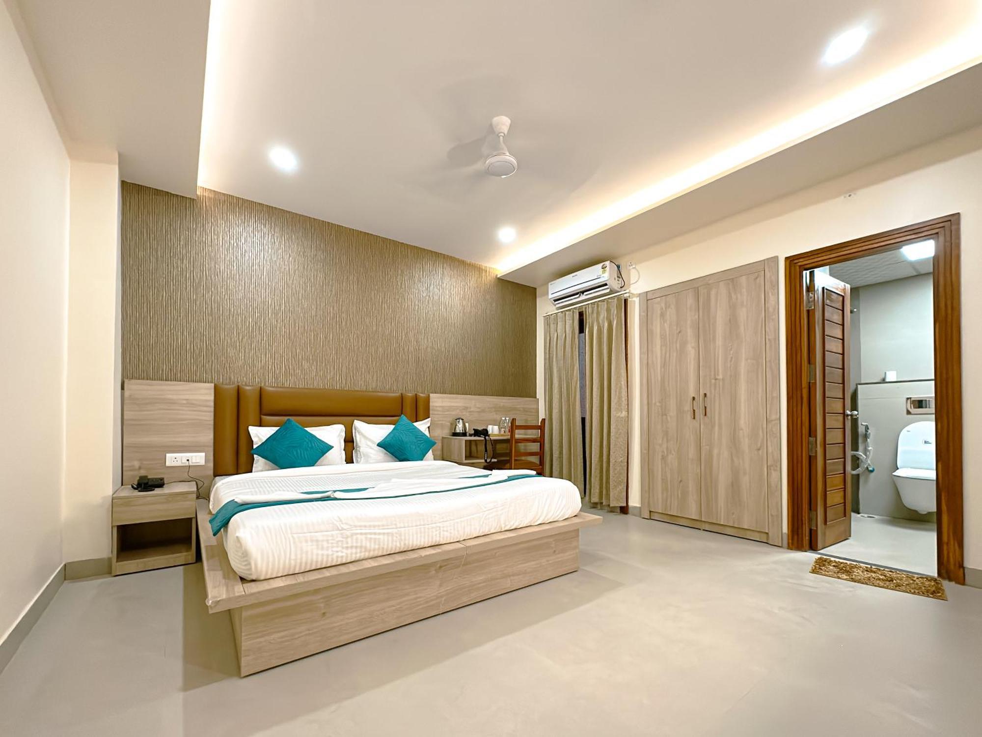Hotel Ananda Kashi Varanasi Exterior photo